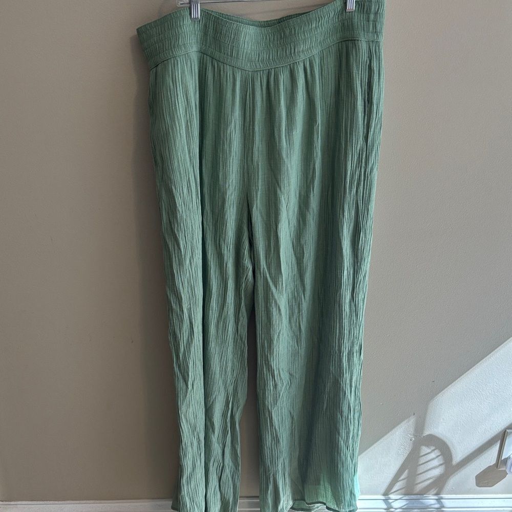 Wonderly Sage Green Textured wide leg pull on pants size 3x